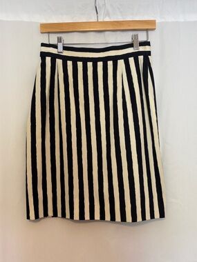 Vintgage Louis Feraud Black & Cream Vertical Stripe Straight Skirt Lined size 8